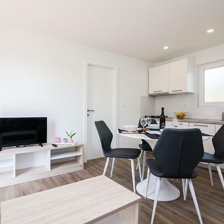 Luxury Mobile Homes Liza2 Биоград на Мору Екстериор снимка