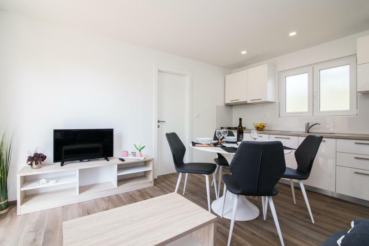 Luxury Mobile Homes Liza2 Биоград на Мору Екстериор снимка