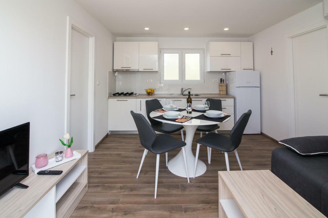 Luxury Mobile Homes Liza2 Биоград на Мору Екстериор снимка